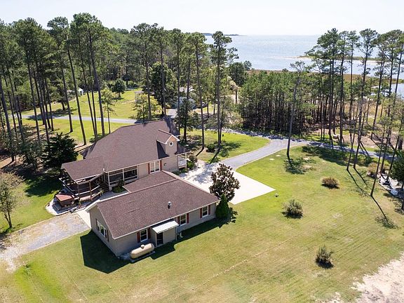 3rd image of 3313 Belfiore Rd