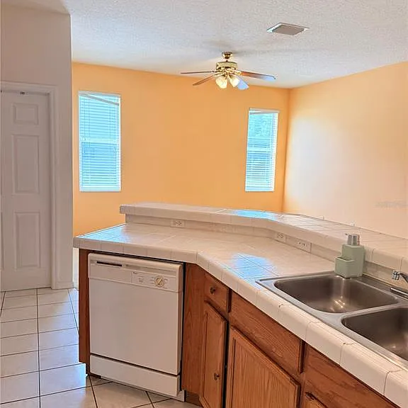 3010 Victoria Dr — Photo 19