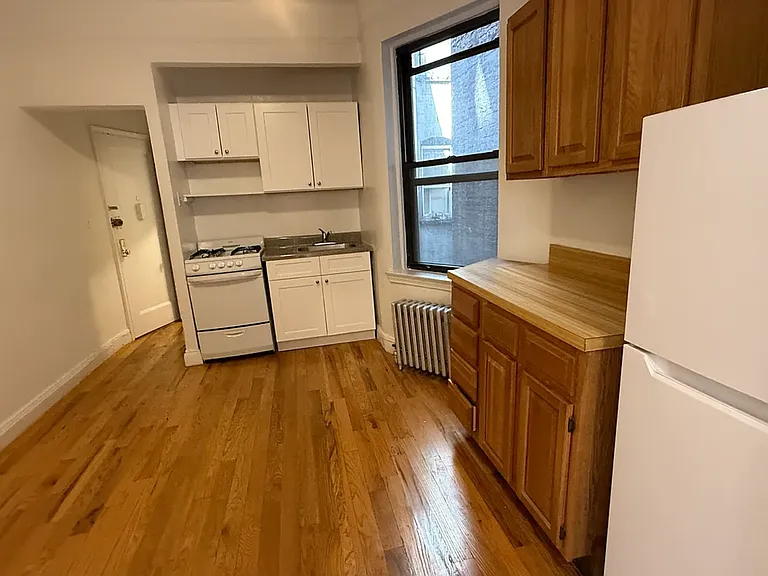 70 E 7th St #3A — Photo 4
