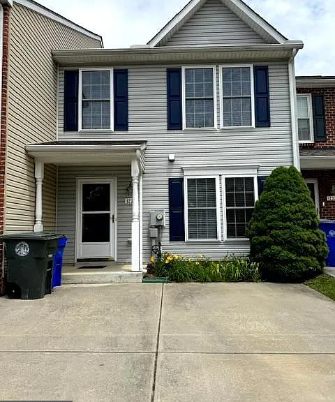 1234 Oakwood Dr — Photo 1