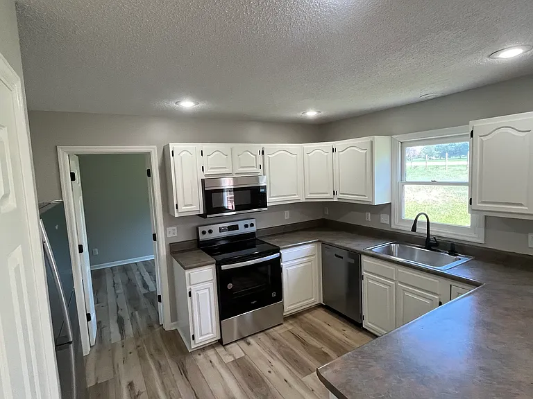 4417 E Clayton Ct — Photo 10