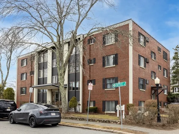 50 Tuttle St APT 12, Wakefield, MA 01880