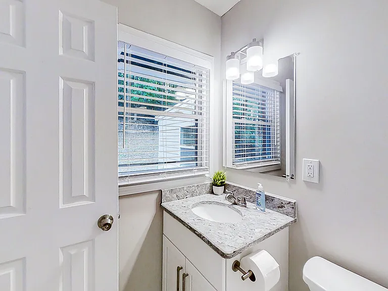 Lynhurst Dr SW — Photo 8