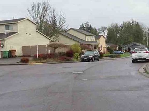 Exterior Neighborhood (street photo)