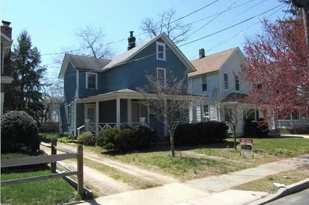 49 Locust Ave — Photo 23