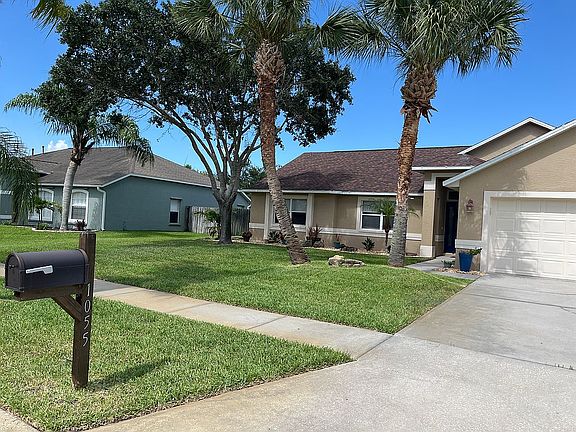 2nd image of 1055 Egret Lake Way