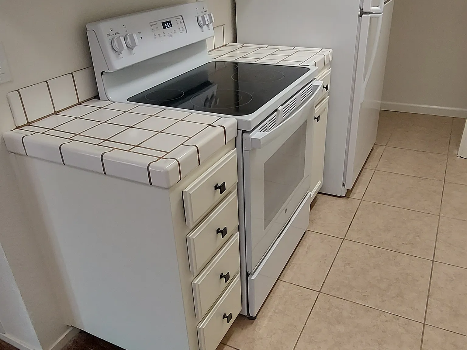 2 bed, 880 sqft, $1,800 — Photo 4