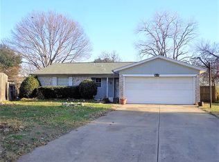 2804 Springlake Ct, Irving, TX 75060