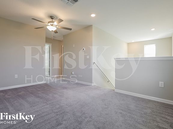 3rd image of 1045 7th Ave NW