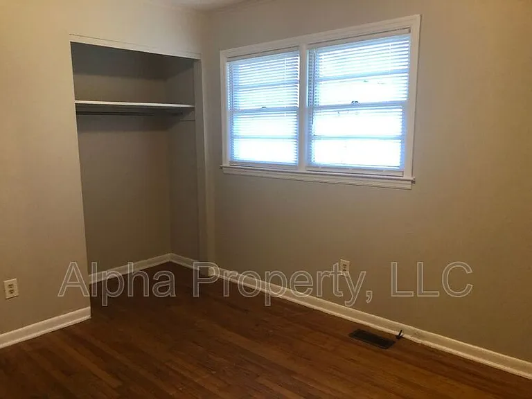 300 Amherst Dr #B — Photo 7