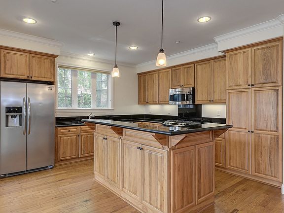 5th image of 2881 Meridian Ave Unit 164