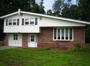 1029 Bridge St, Pelham, NH 03076