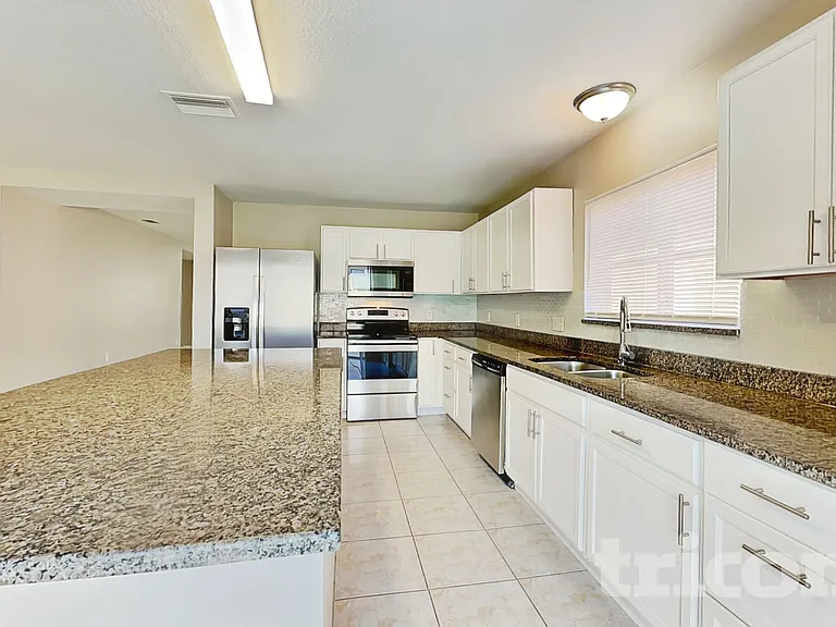 2483 Brownwood Dr — Photo 5