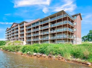 570 Linden Dr, Arnolds Park, IA 51331