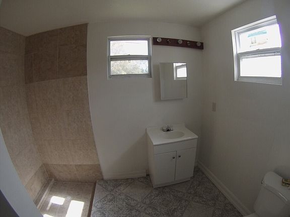 3rd image of 305 Sandia Ave