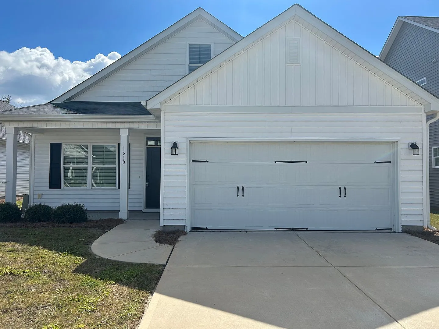 4-Bed, 2-Bath | Lewis Creek Landing — Photo 1