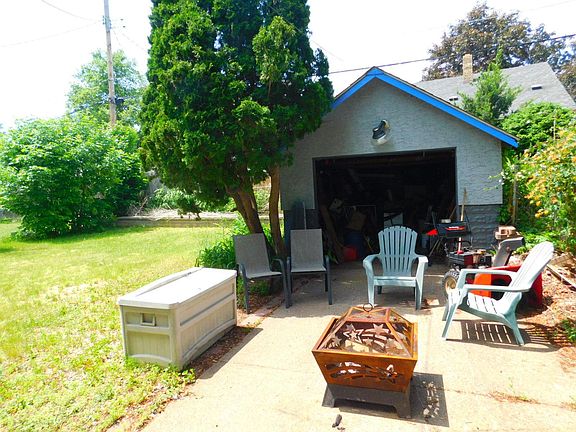 3rd image of 2127 Nokomis Ave