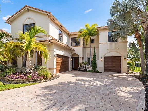 2nd image of 1215 Creekside Drive