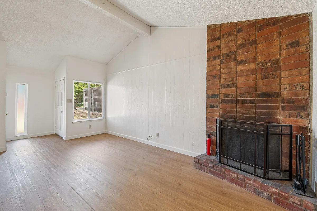 Building Photo - 5779 Haskell Ave