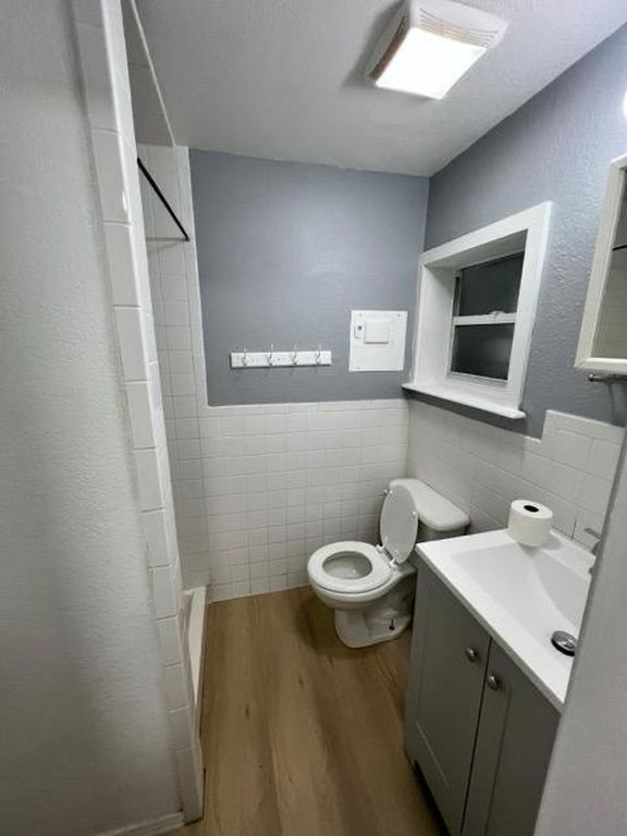 4040 NE 12TH Terrace, photo 6