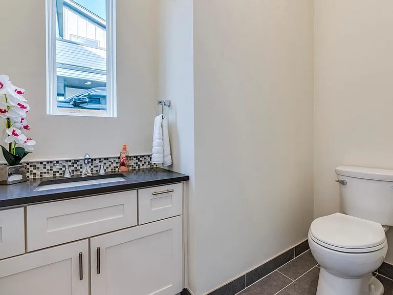 6412 Carson Rdg #B — Photo 7