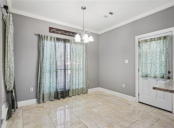4th image of 209 E Saint Mary Dr