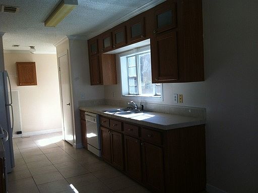 4th image of 1027 Greenskeep Dr