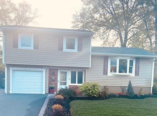 19 Monaghan Rd, Edison, NJ 08817