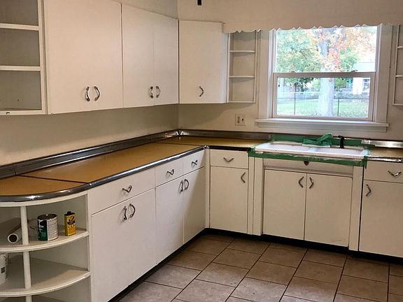5th image of 1 W 17th St Floor 1