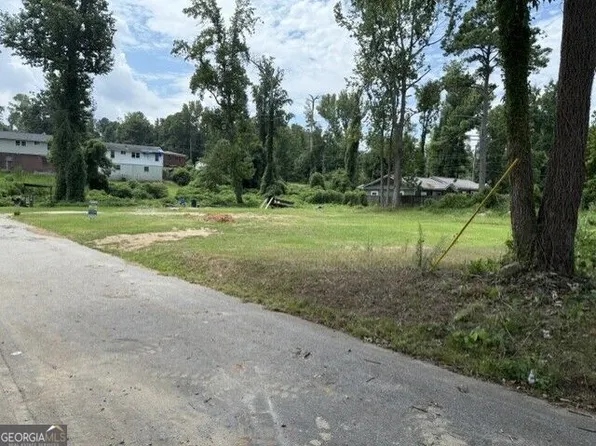 317 & 319 Riley Cir, Griffin, GA 30223