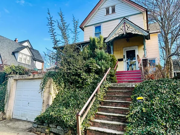 299 Saint John Ave, Staten Island, NY 10314