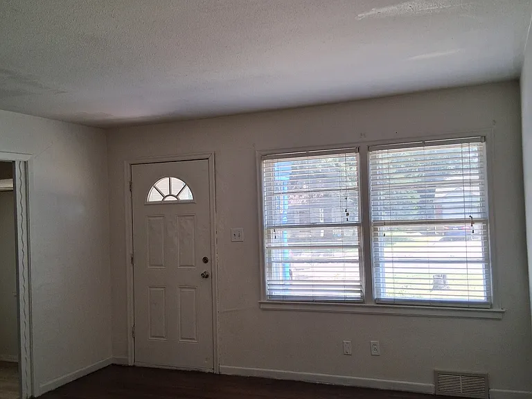 737 S Drury Ln — Photo 18