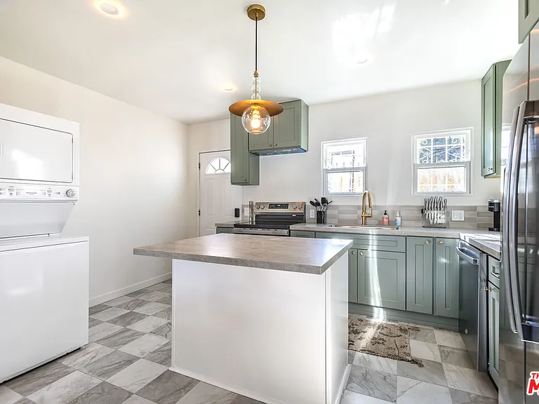 7853 Brighton Ave — Photo 23