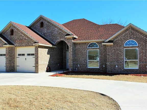 3rd image of 111 E Margurite Ln
