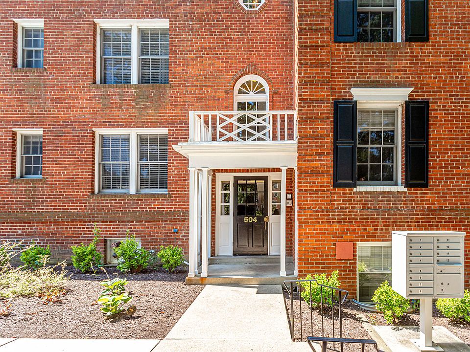 Brick garden style condos in Alexandria