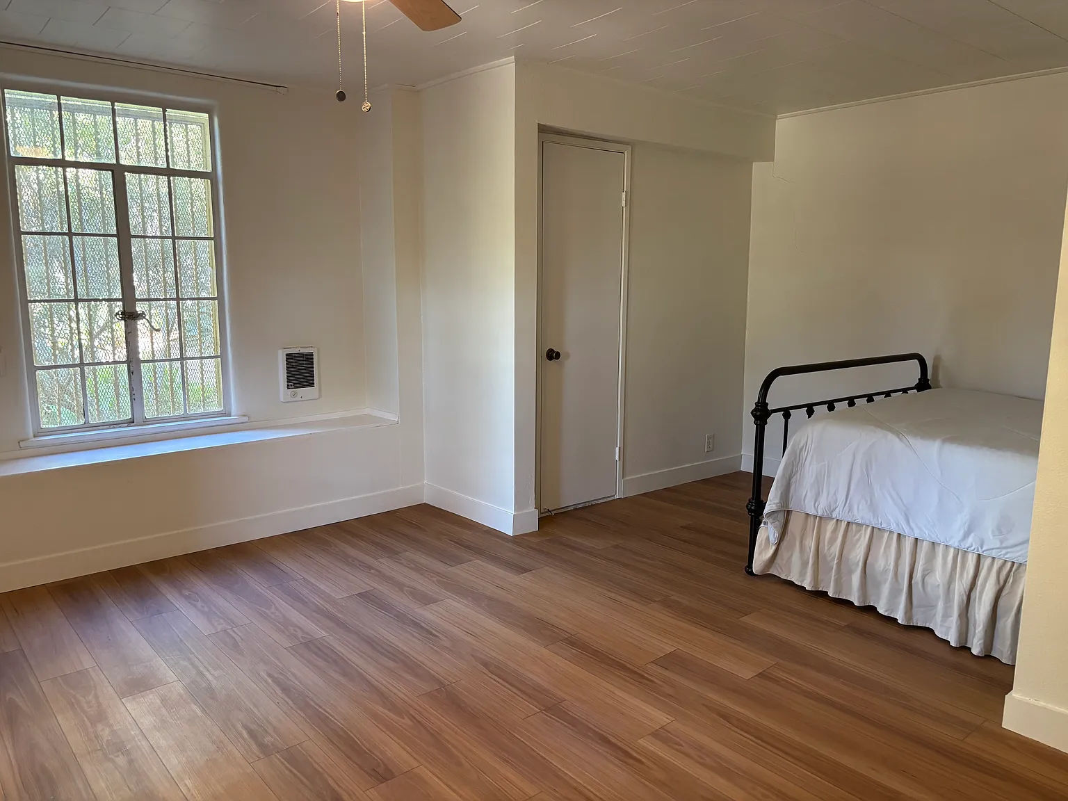 Studio, 500 sqft, $2,050 — Photo 4
