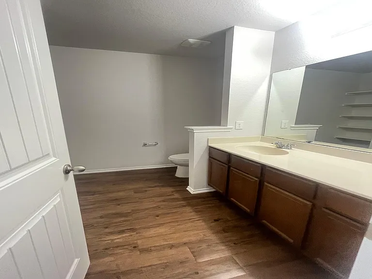 1903 Prairie View Dr — Photo 5