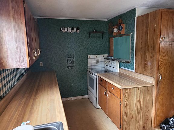 4th image of 921 S 34th St