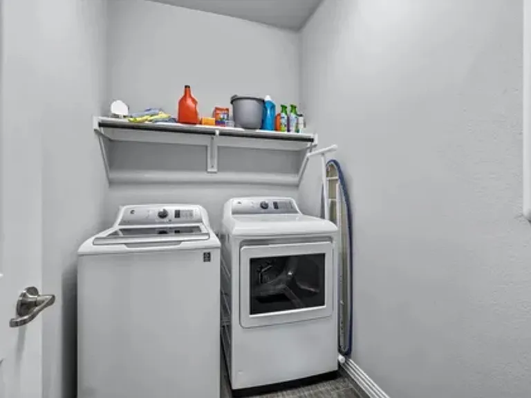 212 Darlington Trl — Photo 9
