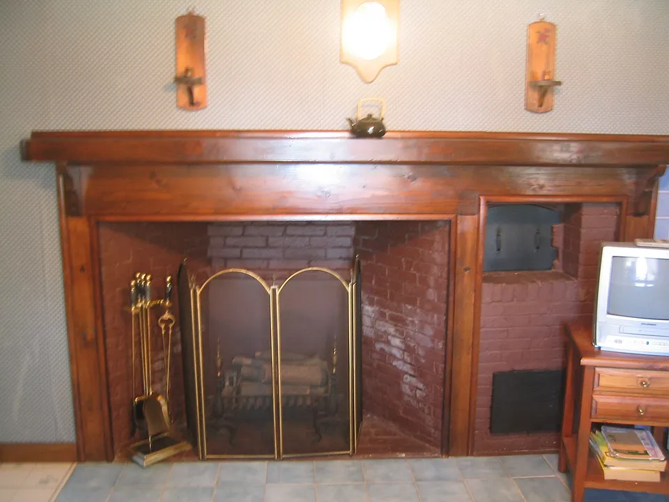 KITCHEN FIREPLACE