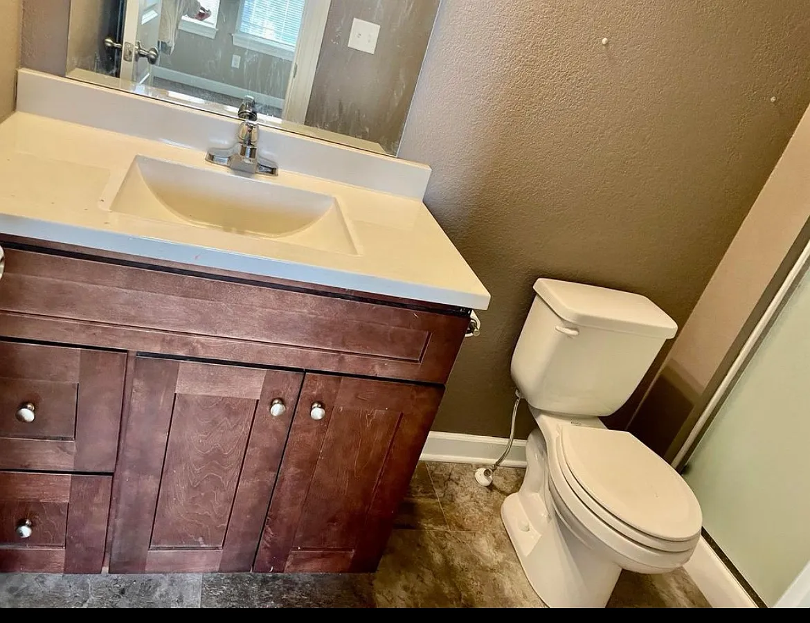 4 bed, 3.5 bath, 2500 sqft, $1,950 — Photo 3