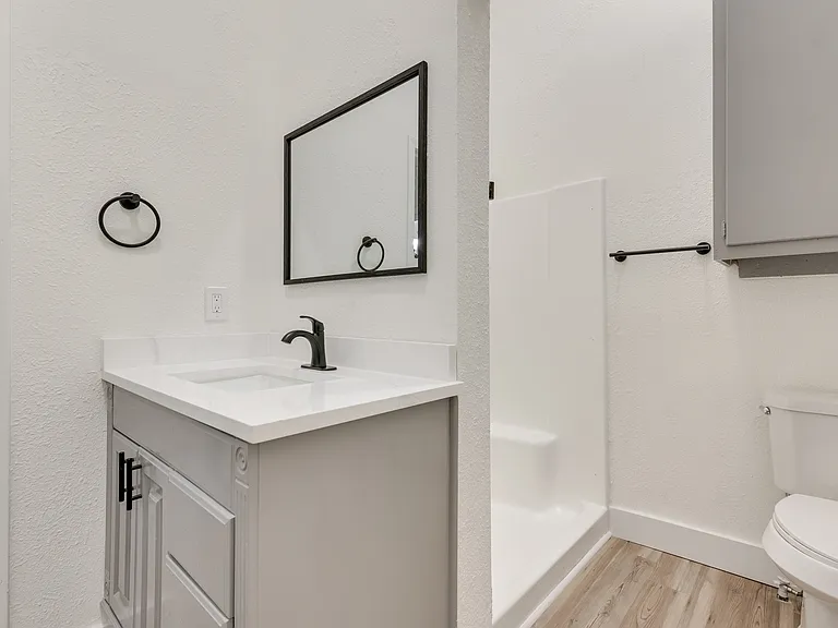 309 Poplar St — Photo 12