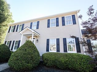 202 Locust Grove Way, Versailles, KY 40383