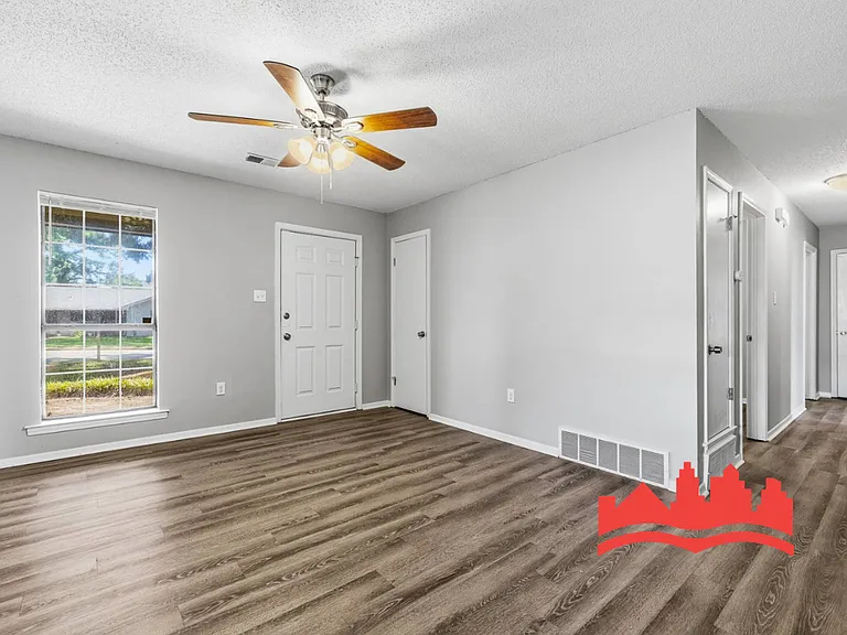 10372 Lafayette Dr — Photo 11