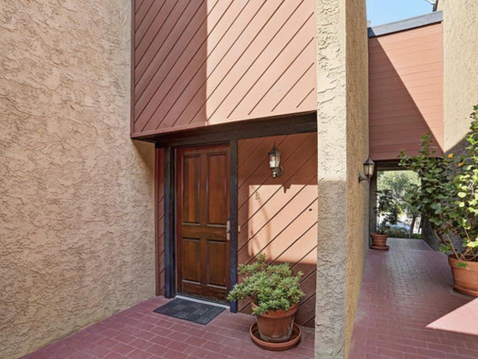 1st image of 1427 S Bentley Ave APT B