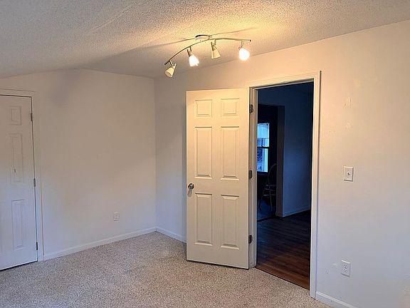 5th image of 2520 E 34th St