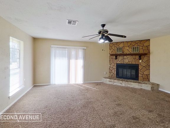 3rd image of 718 E Brown Ln