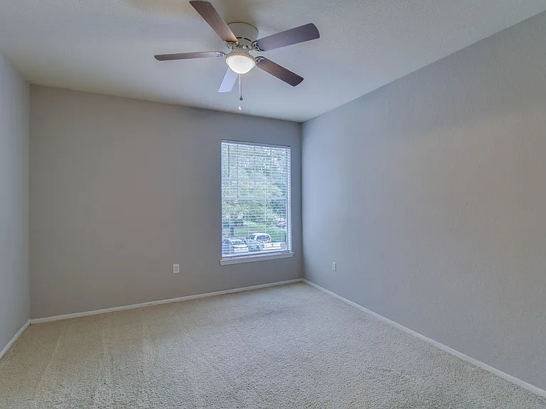 107 Vista Verdi Cir #213 — Photo 9