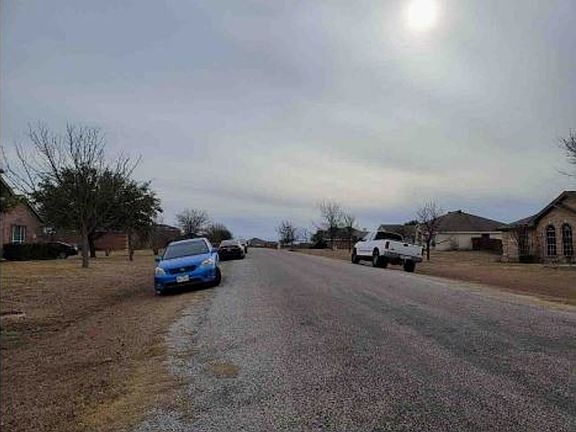 Exterior Neighborhood (street photo)