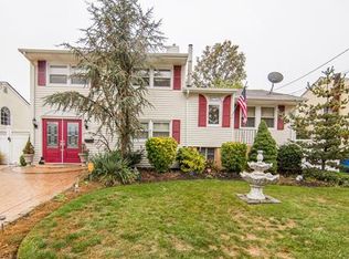 19 Neptune Pl, Colonia, NJ 07067